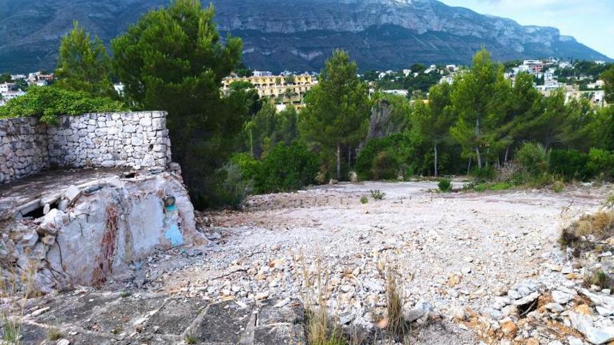 La plataforma que se aprovechó en los 60 para construir una piscina y que ahora se ha demolido