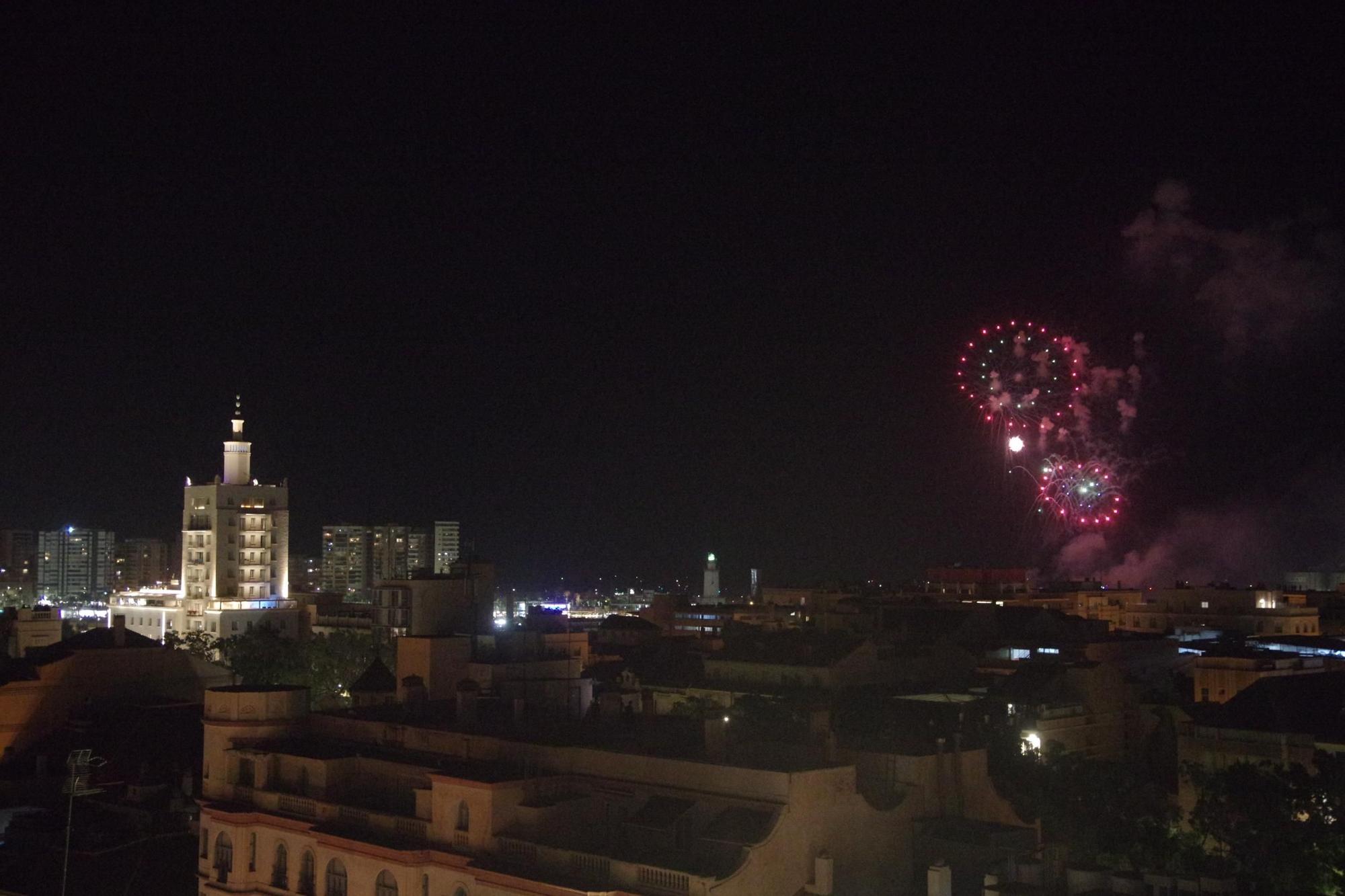 Los fuegos artificiales dan la bienvenida a la Feria de Málaga 2023