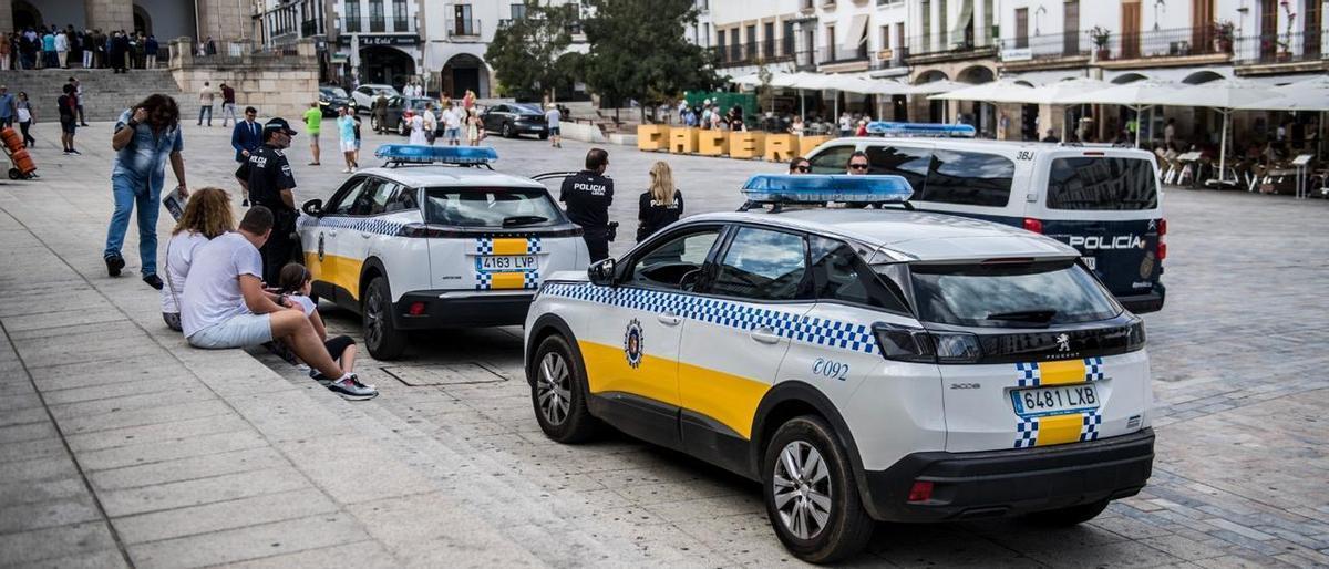 Policía Local en el centro de la ciudad.