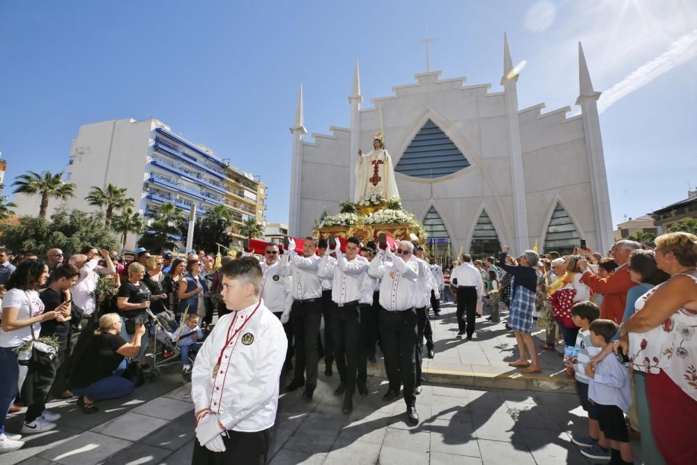 La procesión recorrió el itinerario entre la iglesia del Sagrado Corazón y la Inmaculada en Torrevieja