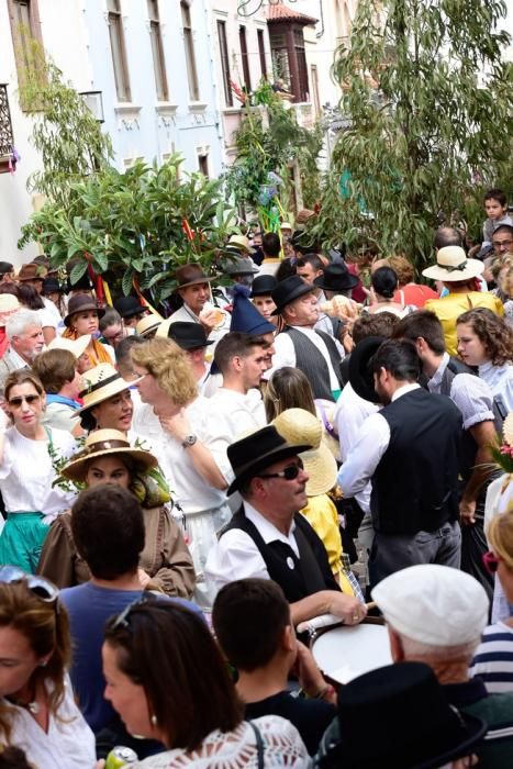 Procesion y Romeria por las Fiestas de las ...