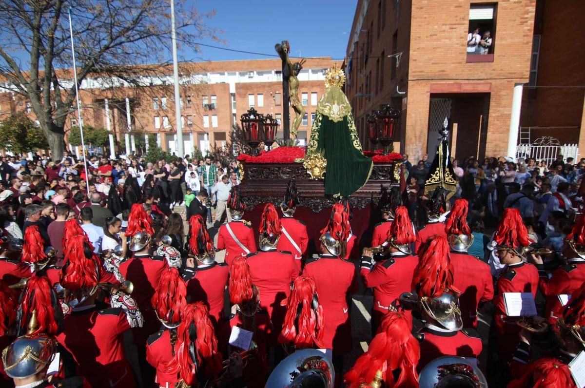 El fervor de Las Palmeras se ensalza con la hermandad de la Piedad