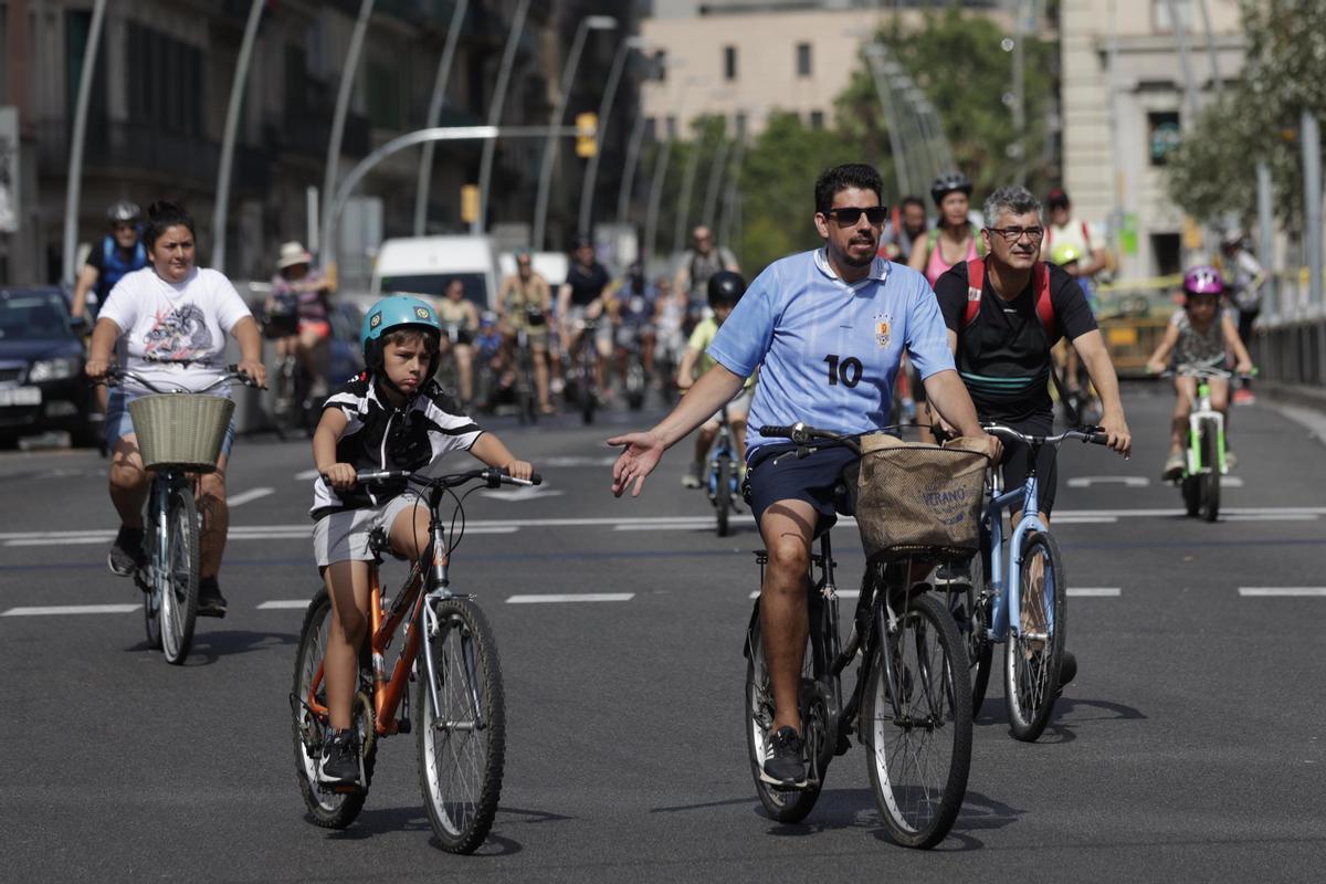 La fiesta de la bicicleta regresa a las calles de Barcelona con la Bicicletada.