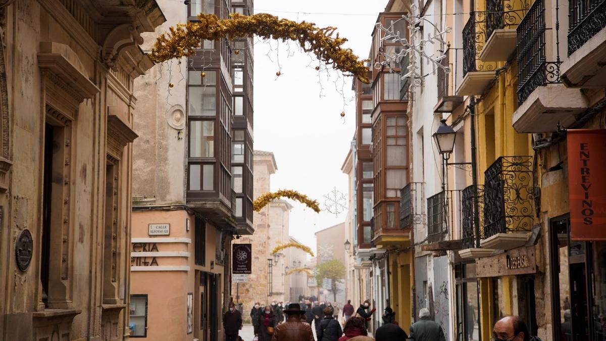 Las luces de Navidad, listas para el encendido en Zamora