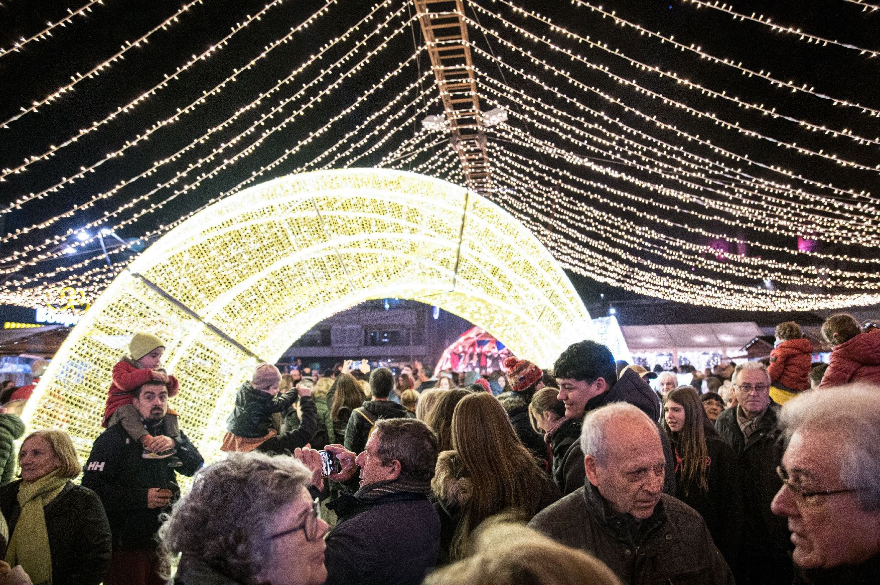 Les imatges de l'encesa de llums a Gironella