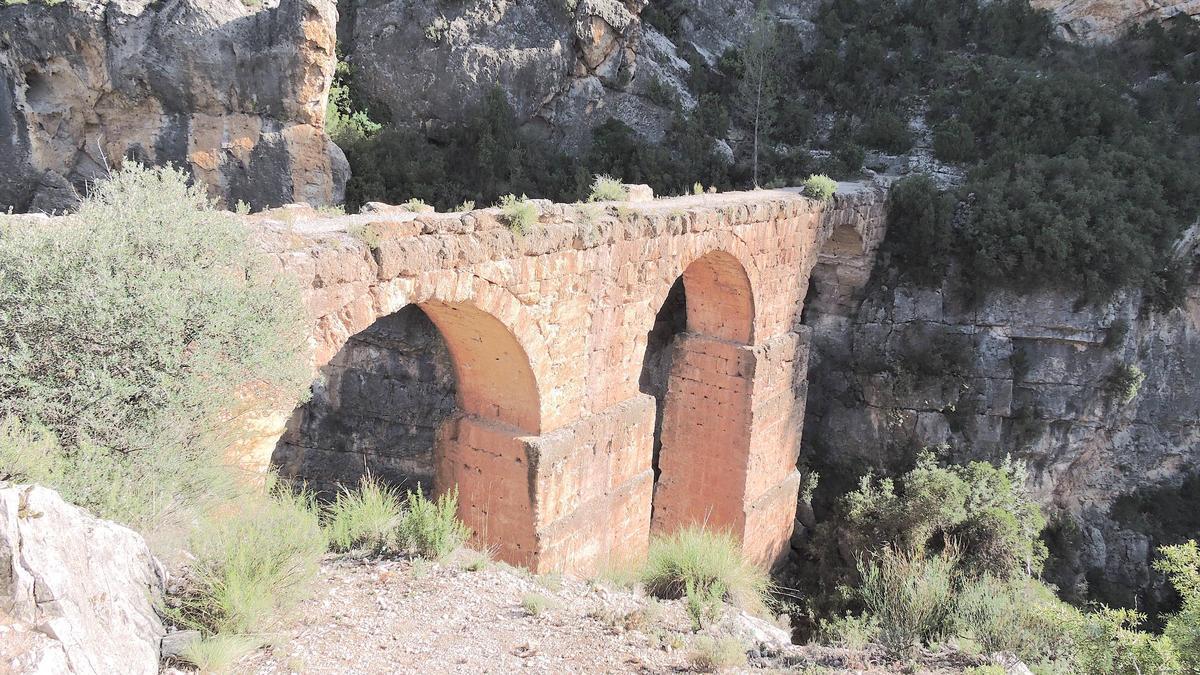 Acueducto de Peña Cortada, entre Chelva y Calles.