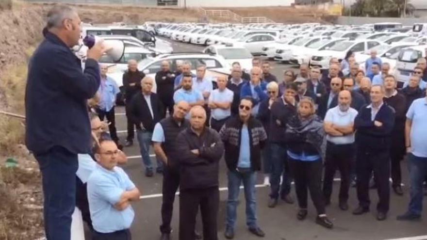 Manifestación en caravana de taxistas en Las Palmas de Gran Canaria