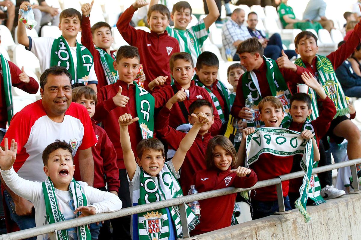 Las imágenes de la afición en el Córdoba CF - Racing Ferrol