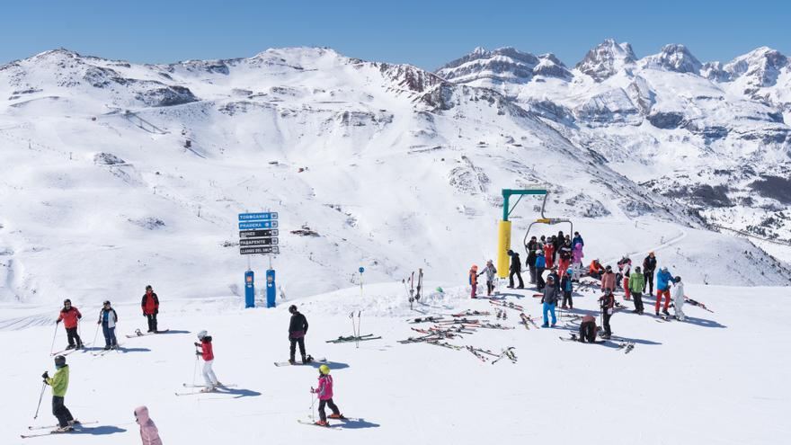 Las últimas nevadas impulsan el final de la temporada de esquí