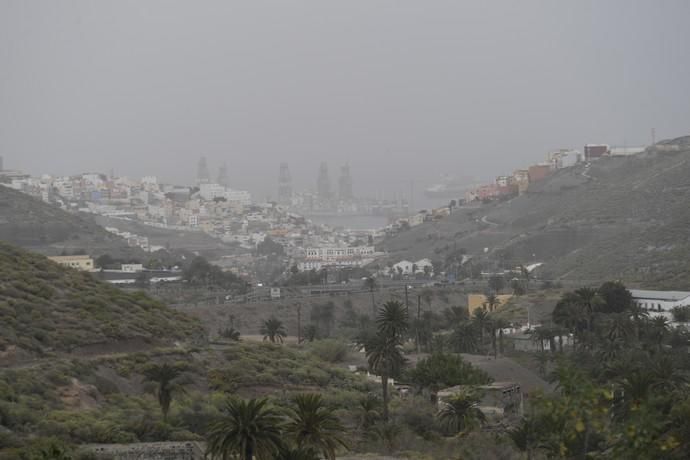 24-02-20 LAS PALMAS DE GRAN CANARIA. DIFERNETES LUGARES. LAS PALMAS DE GRAN CANARIA. METEOROLOGIA. Calima.    Fotos: Juan Castro.