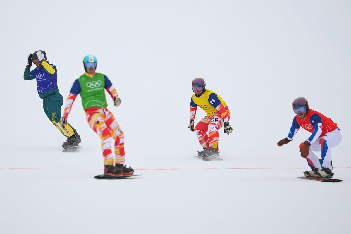 Lucas Eguibar, con peto verde, en la primera serie.