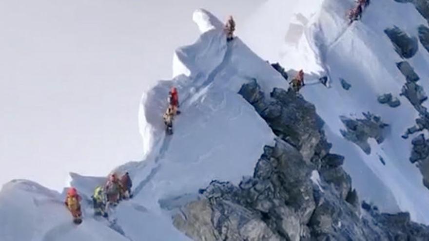 Escaladores en el Everest
