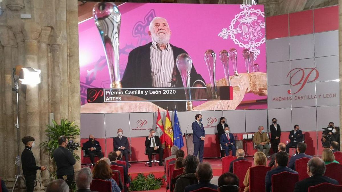 Entrega del premio Castilla y León de las Artes 2020 al zamorano Coomonte.