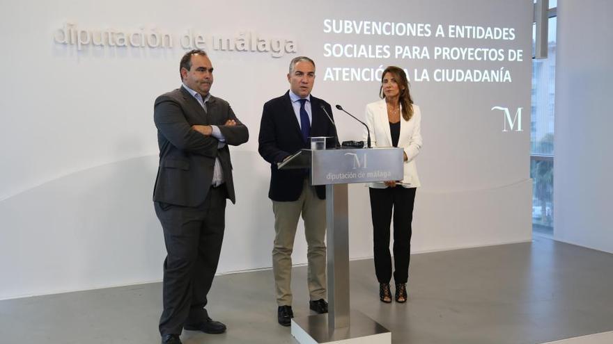 Félix Lozano, Elías Bendodo y Ana Mata, ayer en la Diputación.