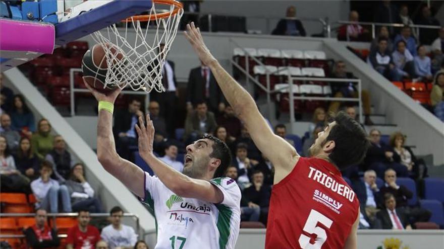 El Tecnyconta se rinde a los triples de Unicaja (77-102)