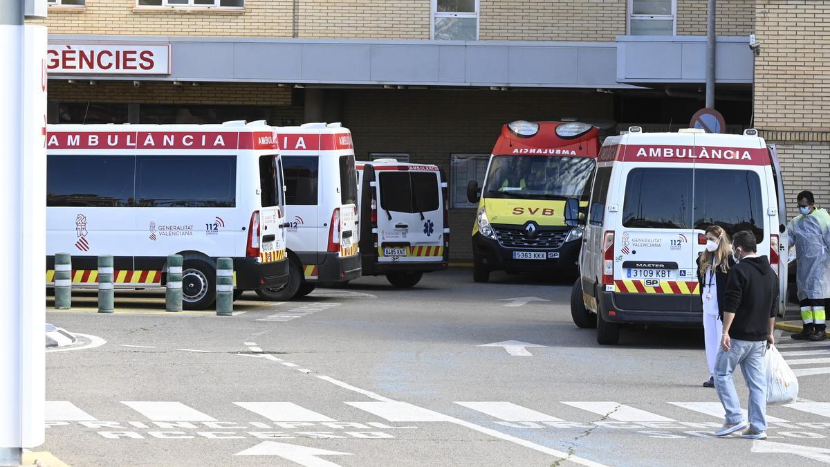 Imagen de la entrada de Urgencias del centro castellonense.