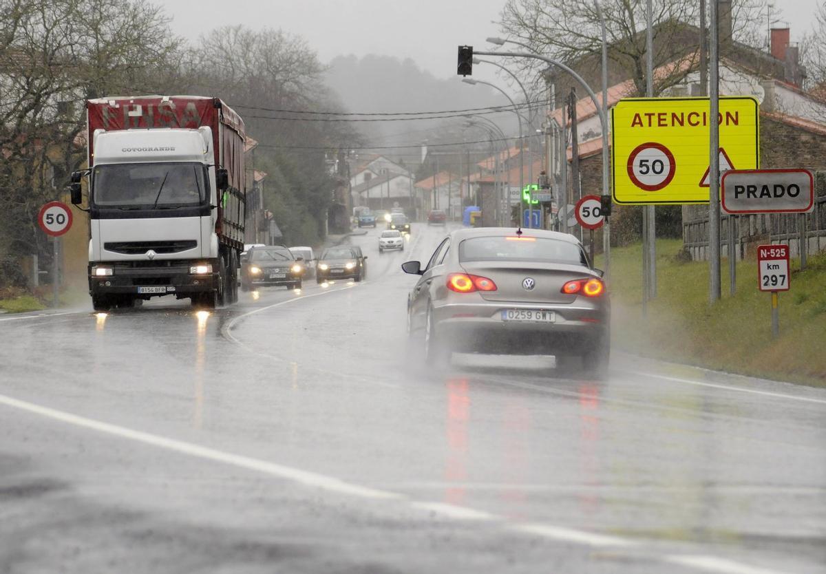Circulación de vehículos a la altura de Prado.