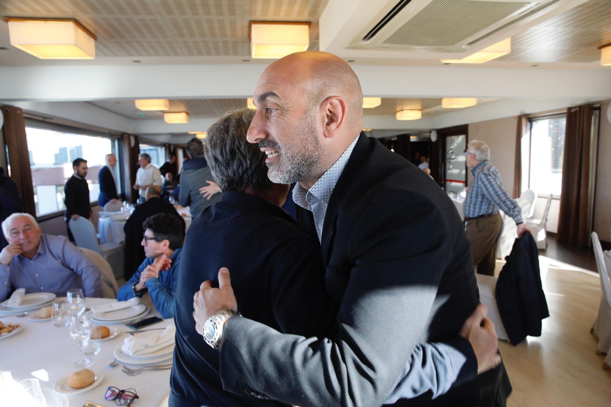 EN IMÁGENES: Abelardo recibe la insignia de oro de los veteranos del Sporting