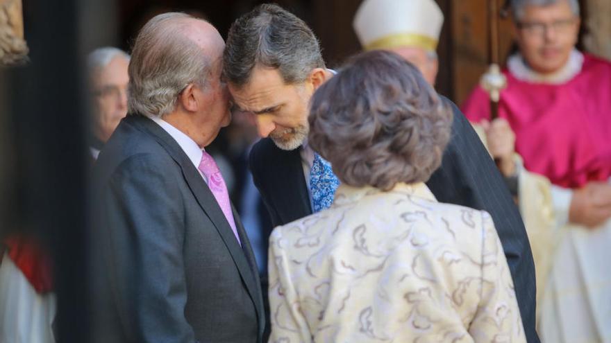 Las imágenes del Rey Emérito y el Rey Felipe VI tras la pelea entre doña Letizia y doña Sofía