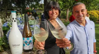 Paco & Lola presenta en sociedad su vino para beber con hielo y su albariño sin alcohol