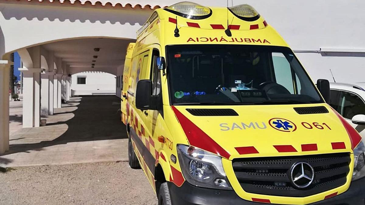 Ambulancia del 061 en su base de la Savina, el pasado verano de 2020.
