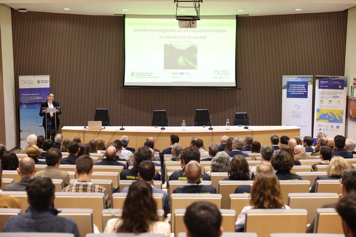 Marga Prohens durante la inauguración de la Jornada Eurorregional sobre Riesgos de Inundación, este miércoles en la Escuela de Hostelería.