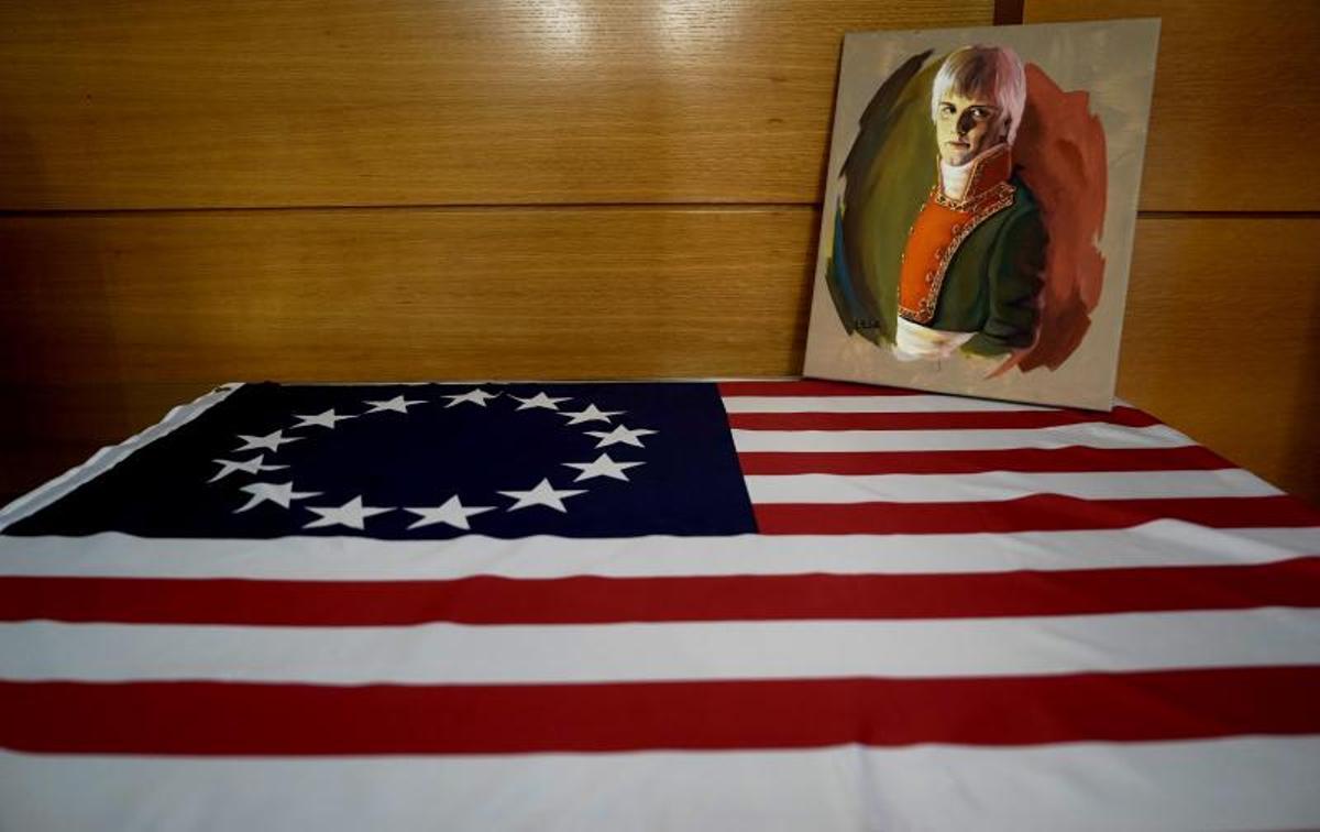 La bandera de las 13 colonias rebeldes norteamericanas, en la exposición sobre el navío San Juan Nepomuceno.