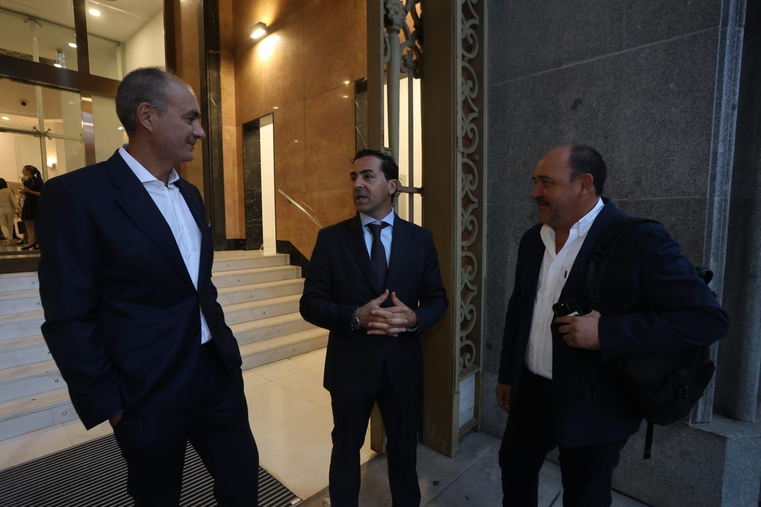 Llegada de los asistentes a la segunda edición del Foro de Energía en la Comunitat Valenciana