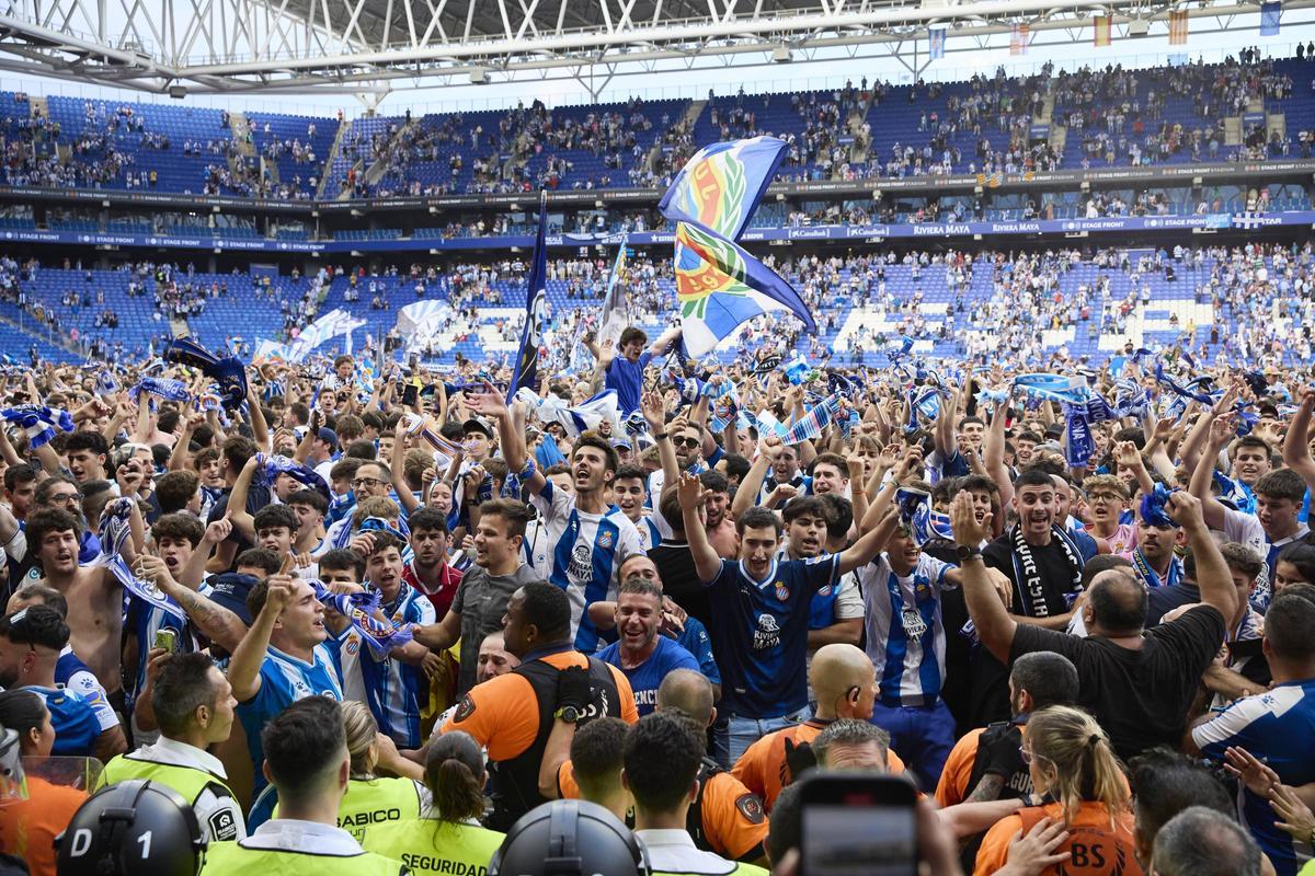 El Espanyol supera al Oviedo y vuelve a Primera División