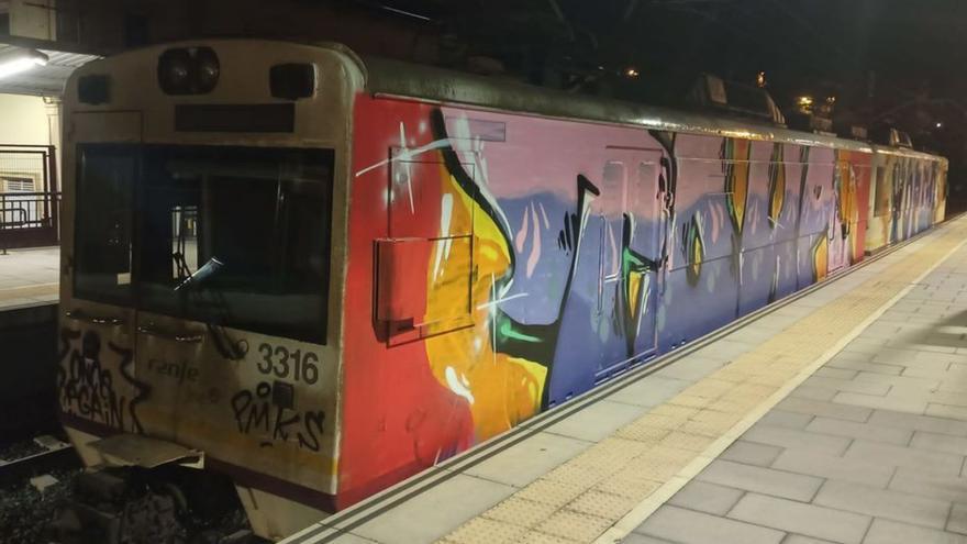 Vandalismo contra un tren en Laviana