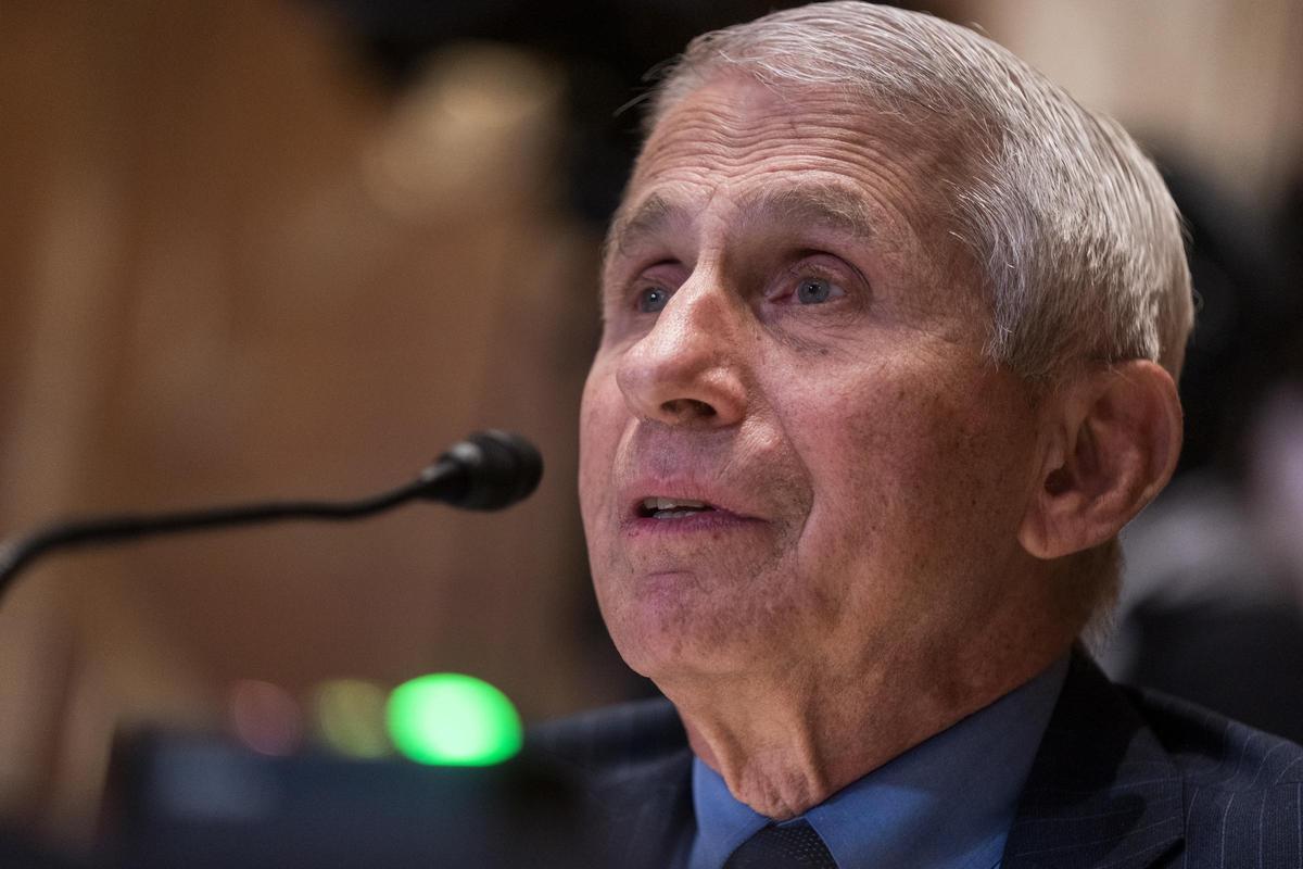 Trump retira los escoltas a Anthony Fauci, cara del combate a la pandemia de covid-19