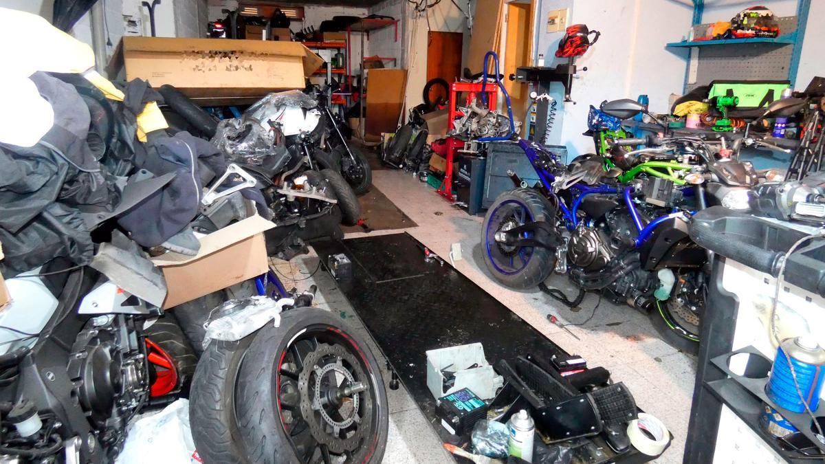 Taller clandestino de motos robadas en Creixell