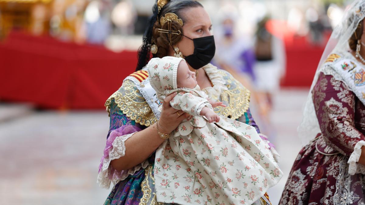 Búscate en el segundo día de Ofrenda por la calle Caballeros (entre las 17.00 y las 18.00 horas)