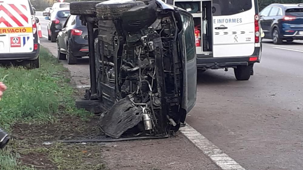 Una mujer se suicida en la autopista de Llucmajor y provoca un grave accidente