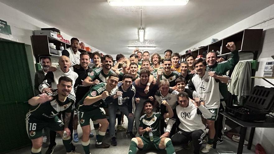 Julio Cobos pide unidad en el Príncipe Felipe en la pelea del Cacereño por la permanencia