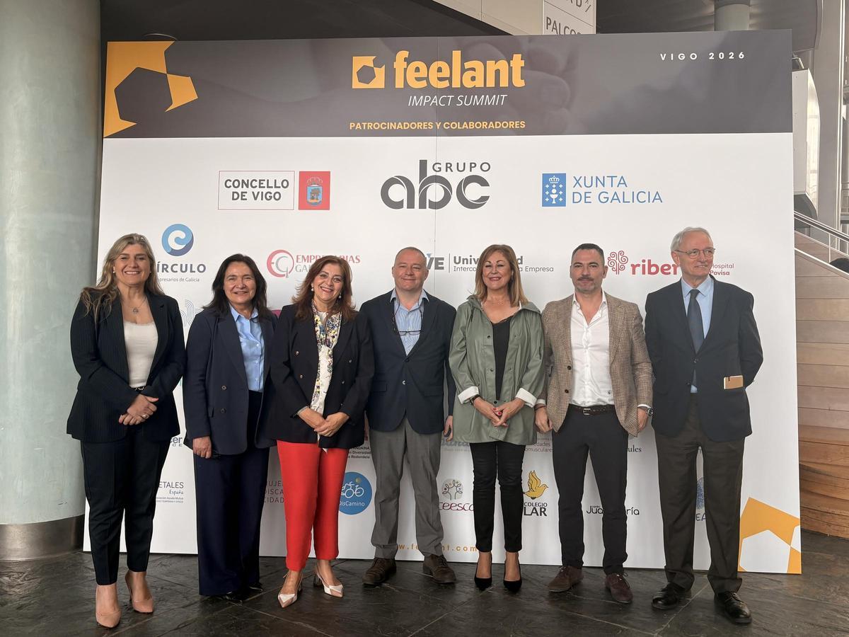 Autoridades, Antón Costas y Ramiro González, en el Feelant Impact Summit en el Mar de Vigo.