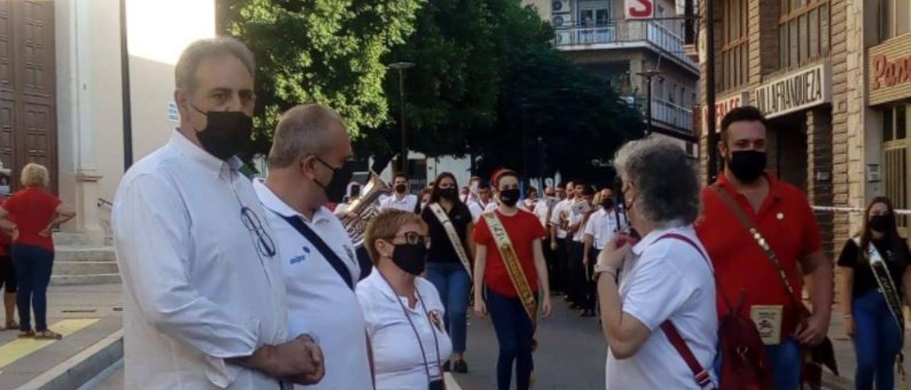 El concejal, esta mañana, durante el Pasacalles de Cargos