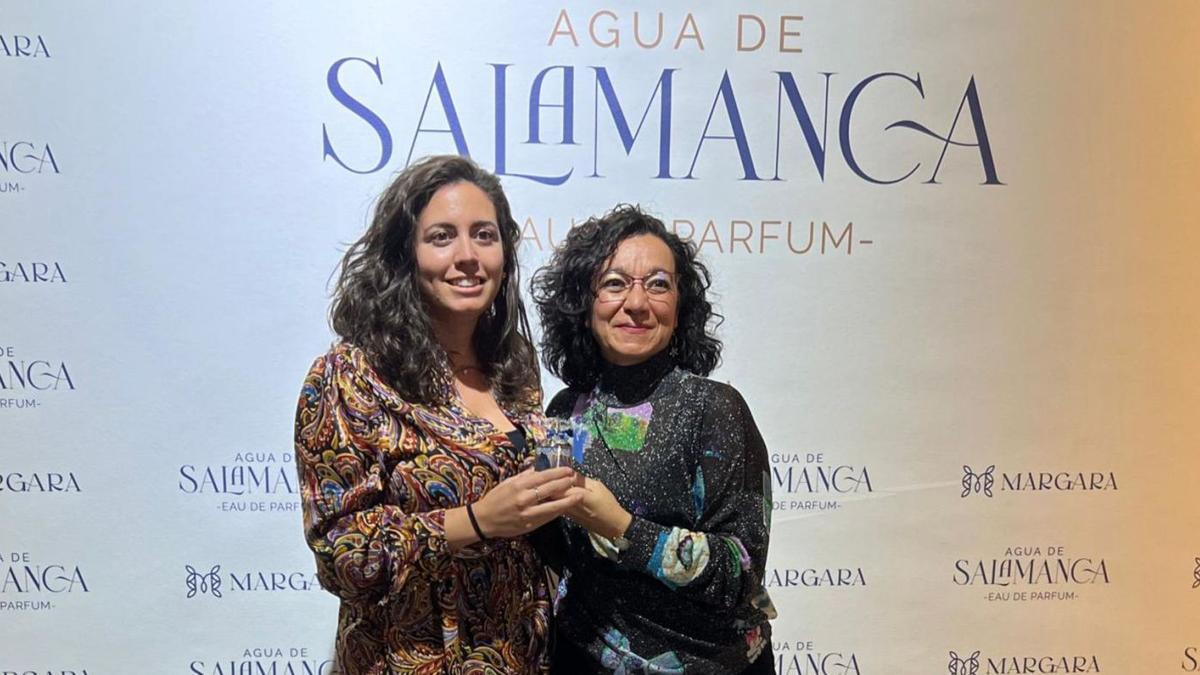 La perfumista zamorana Paloma Martín Oviedo, durante la presentación del perfume en la Casa Lis de Salamanca.