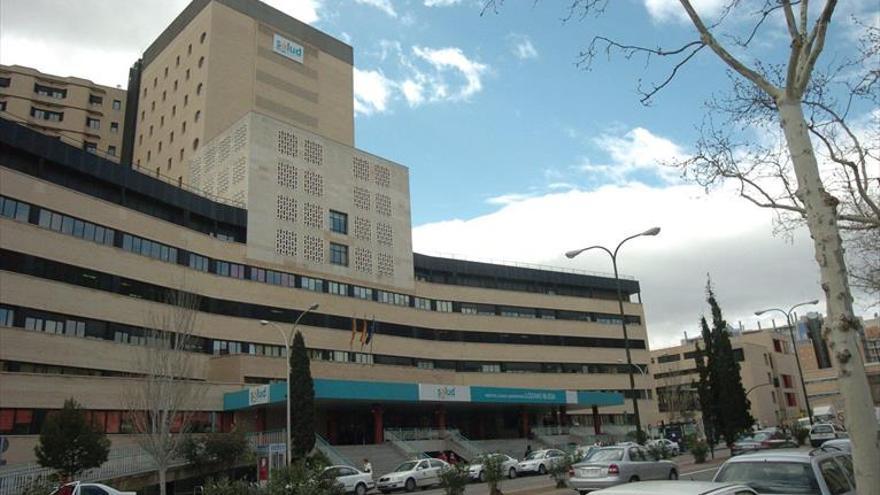 El hospital Clínico es el que más camas cierra durante el verano