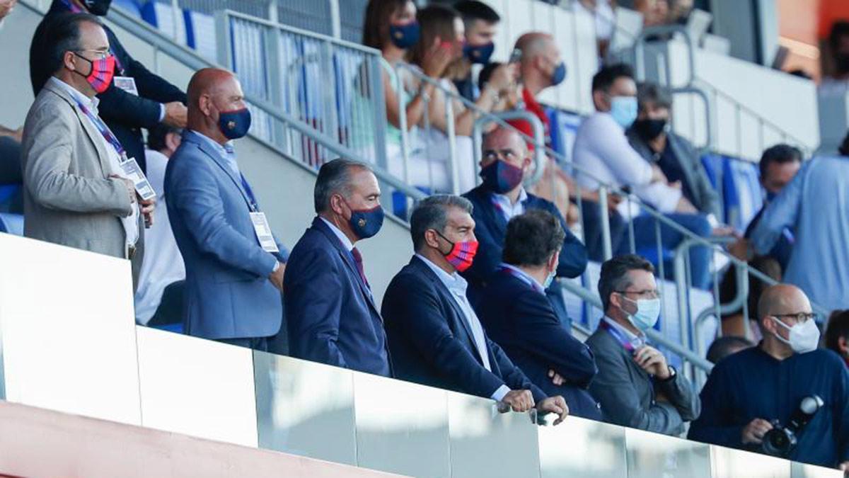 Laporta presenció el partido desde el palco