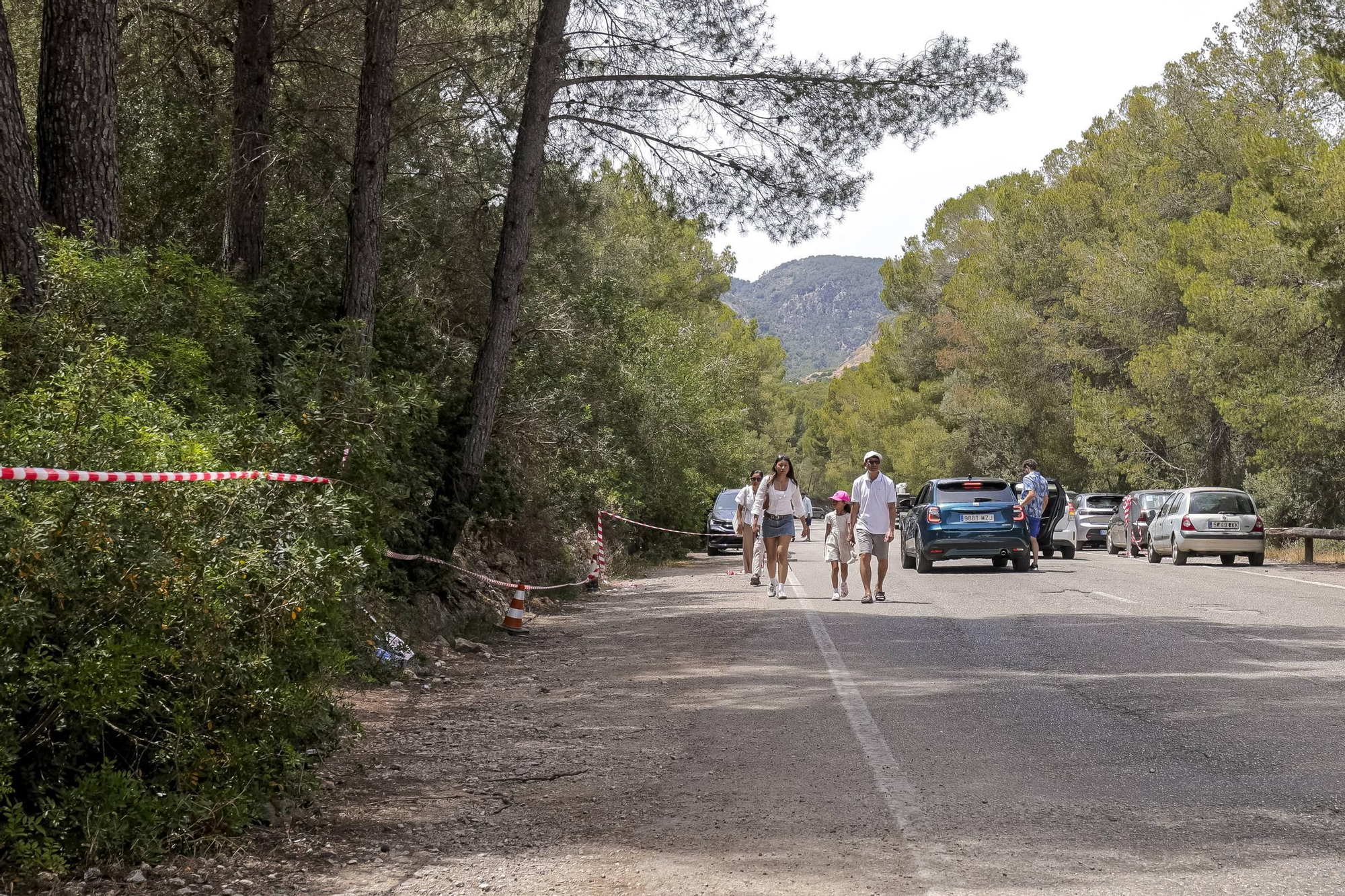 Las imágenes del desmontaje del desfile de Louis Vuitton en el castell de Bellver