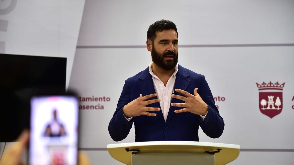David Dóniga presenta la remodelación del Gobierno.
