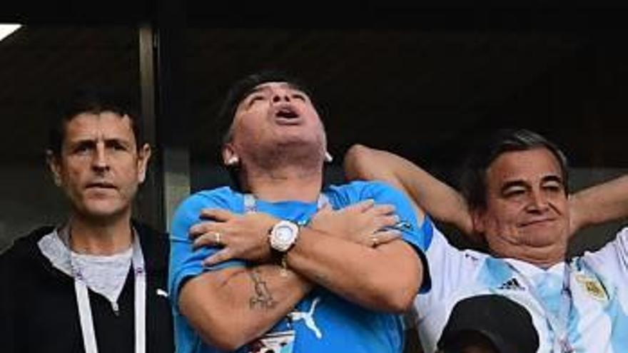 Maradona, durante el partido entre Argentina y Nigeria.