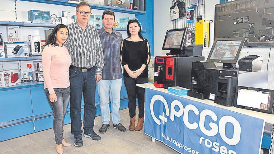 L&#039;equip de Pc Go Roses ofereix una atenció personalitzada.