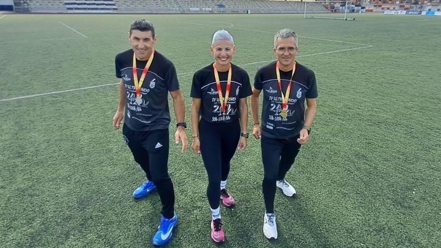 Por la izquierda, José Manuel Santamaría, Leticia Sevillano e Isaac Barragán, en el Hermanos Antuña. | D. M.