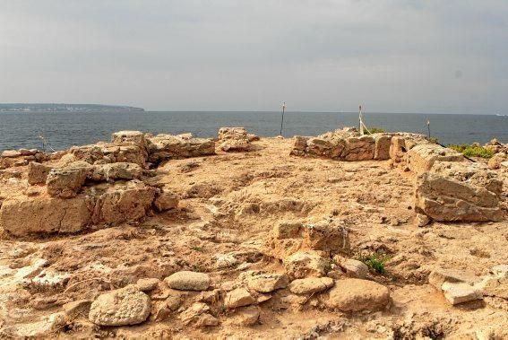 Auf Na Galera bei Can Pastilla haben Archäologen auf eigene Faust bis zu 4.500 Jahre alte Überreste ausgegraben. Im Sommer bieten sie jeden Donnerstag Führungen an.