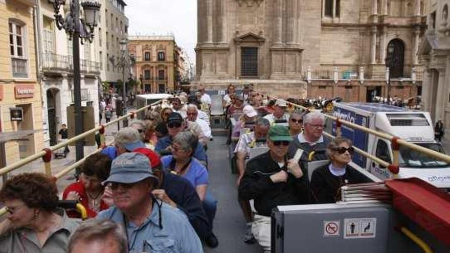 ¿Qué cuentan los guías turísticos?