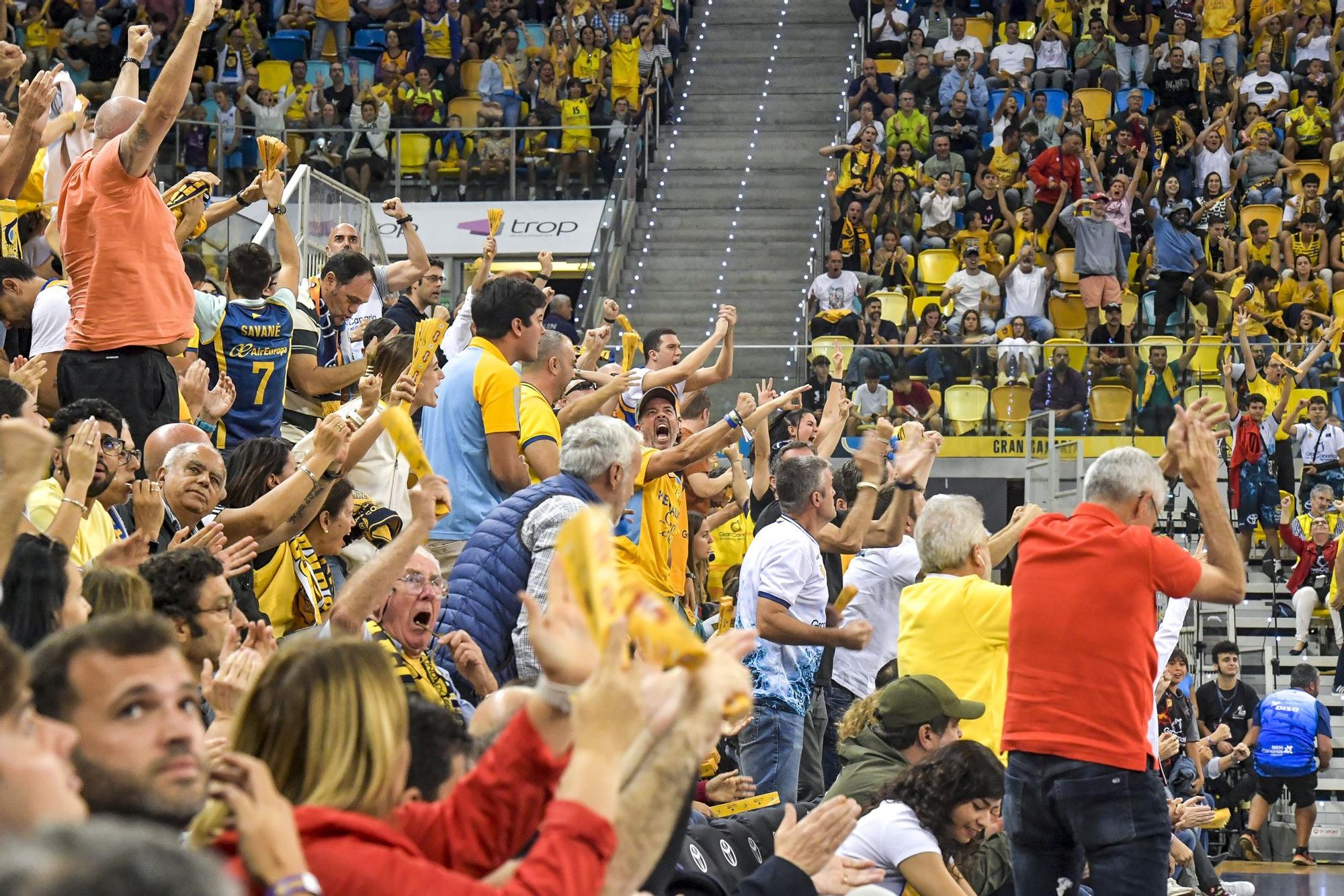 El derbi entre el Dreamland Gran Canaria y el Lenovo Tenerife, en imágenes