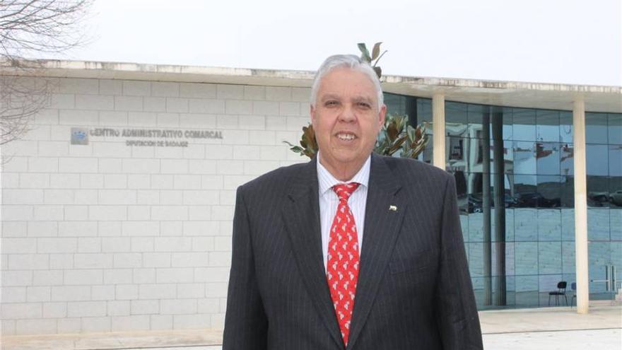 Ramón Ropero renuncia al Senado y seguirá de alcalde y en la diputación