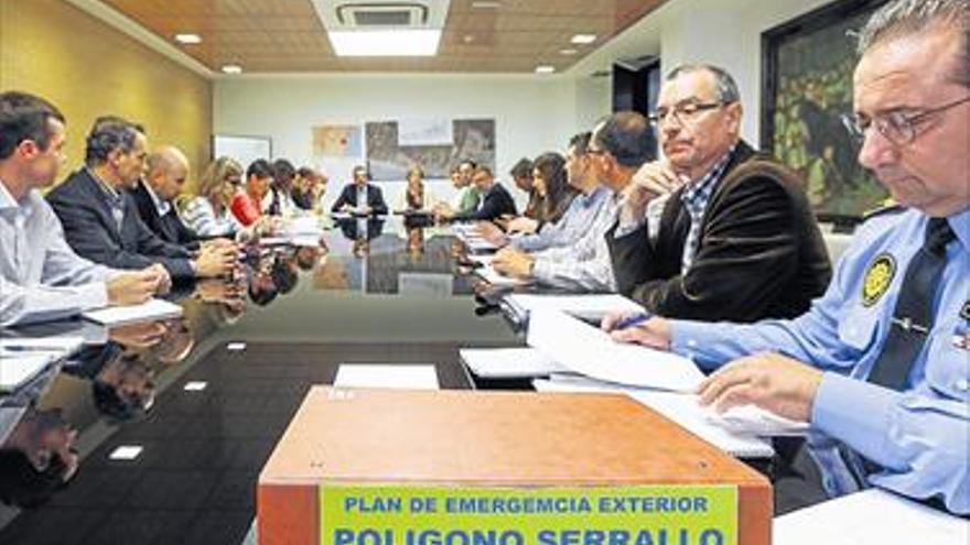 Reunión técnica para ultimar el plan de emergencias del Serrallo